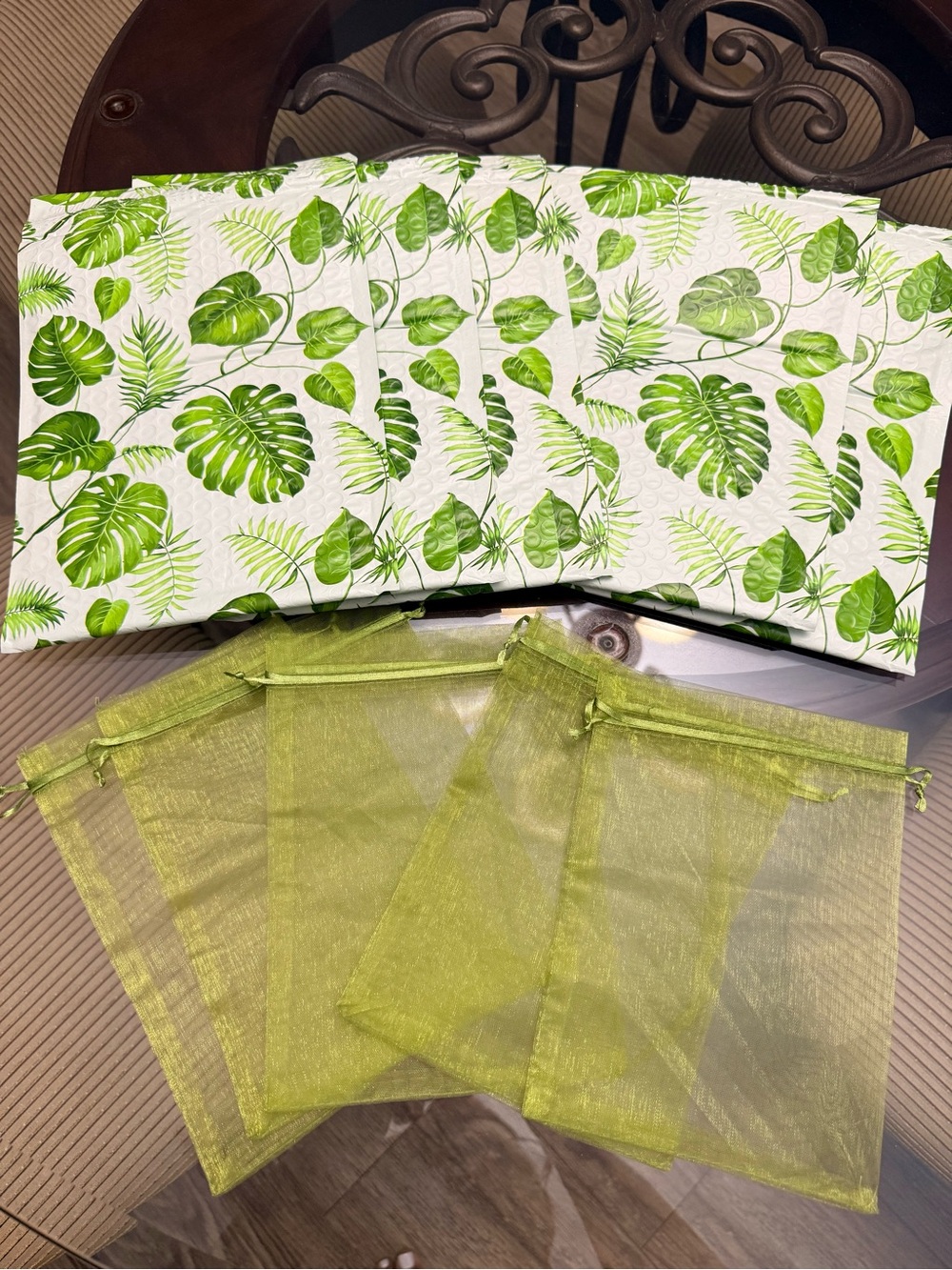 10 pcs Green Tropical Leaf bubble mailer & Lime Organza Favor Bags